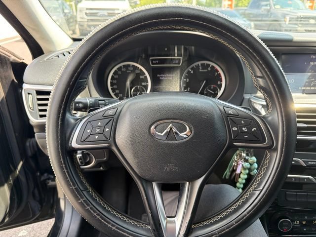 Used 2017 INFINITI QX30 FWD image 7