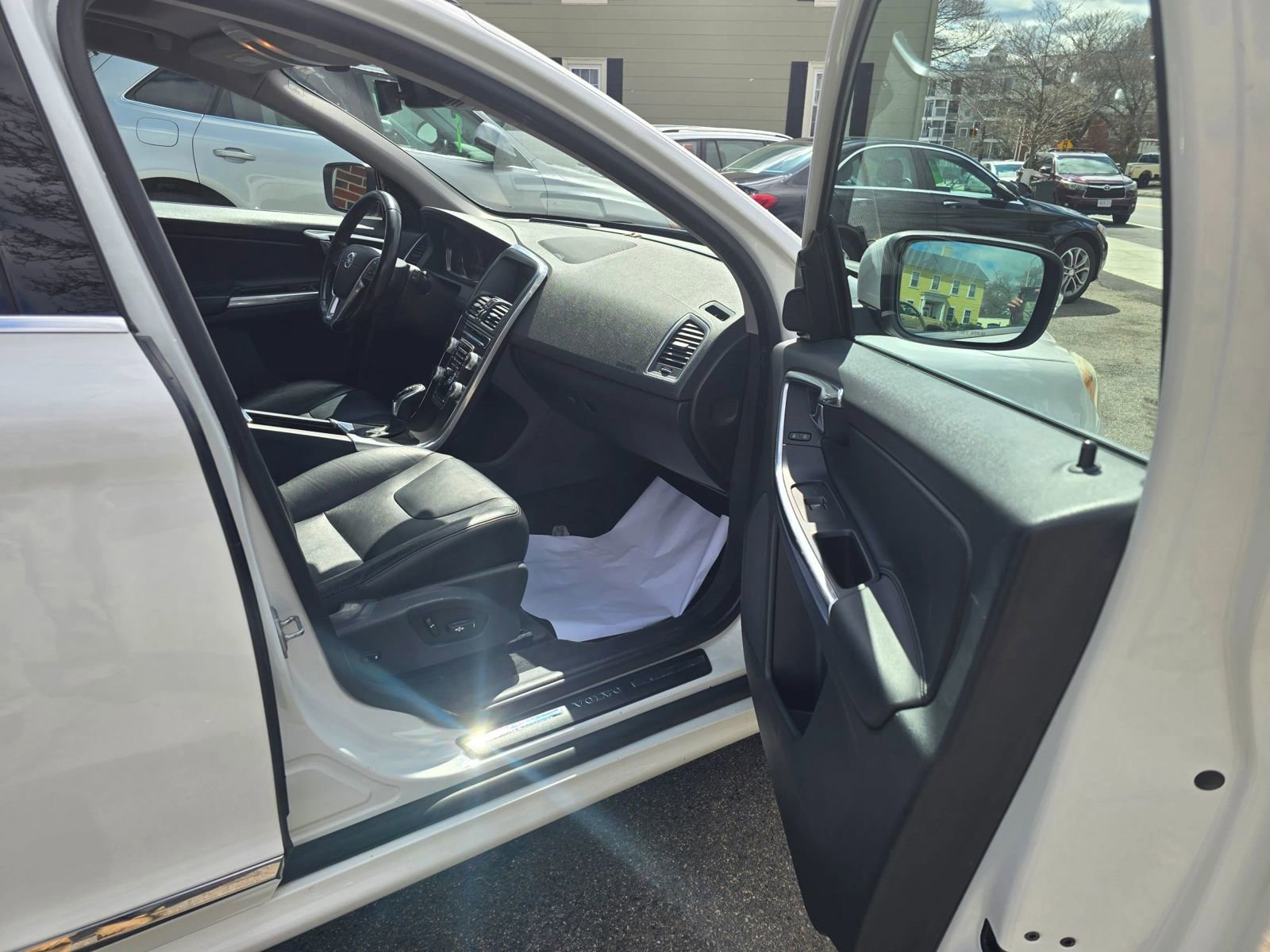 Used 2016 Volvo XC60 T5 Platinum AWD/4WD image 13