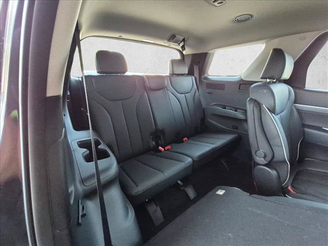 Used 2025 Hyundai Palisade SEL FWD image 28