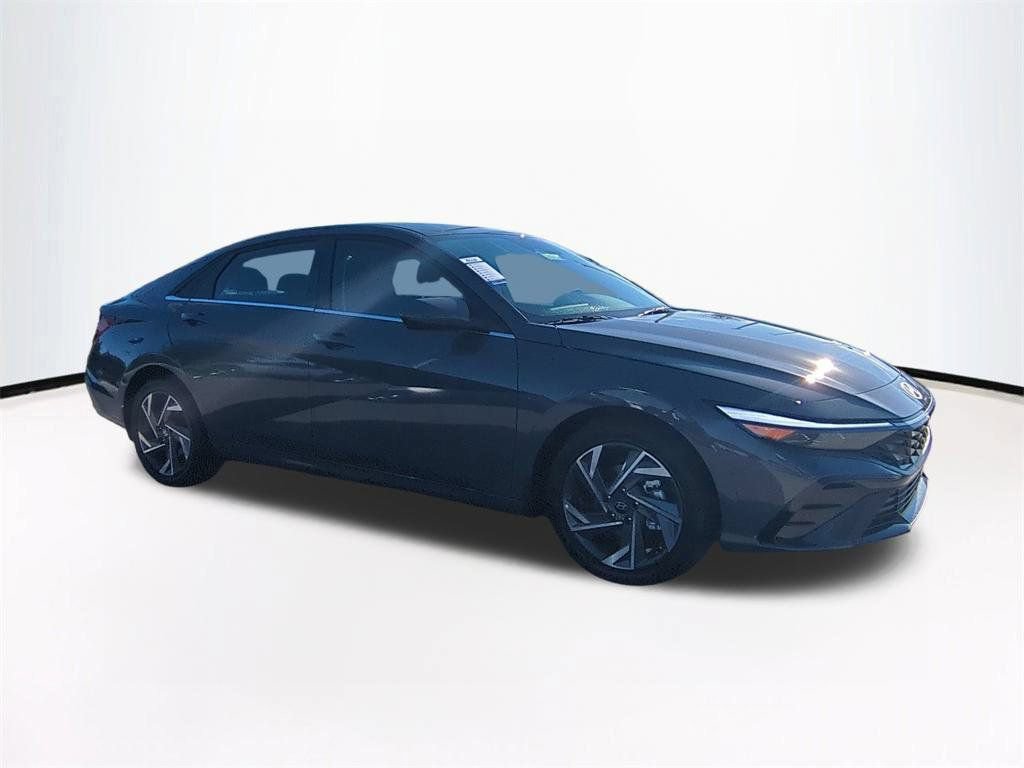 New 2026 Hyundai Elantra Limited FWD image 2