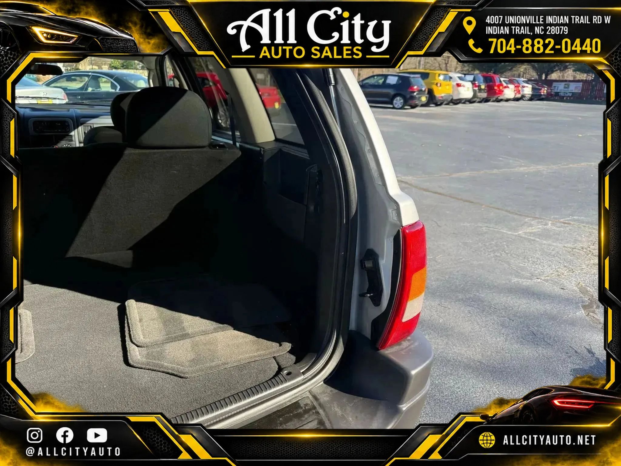 Used 2004 Jeep Grand Cherokee Laredo w/ Convenience Group RWD image 32