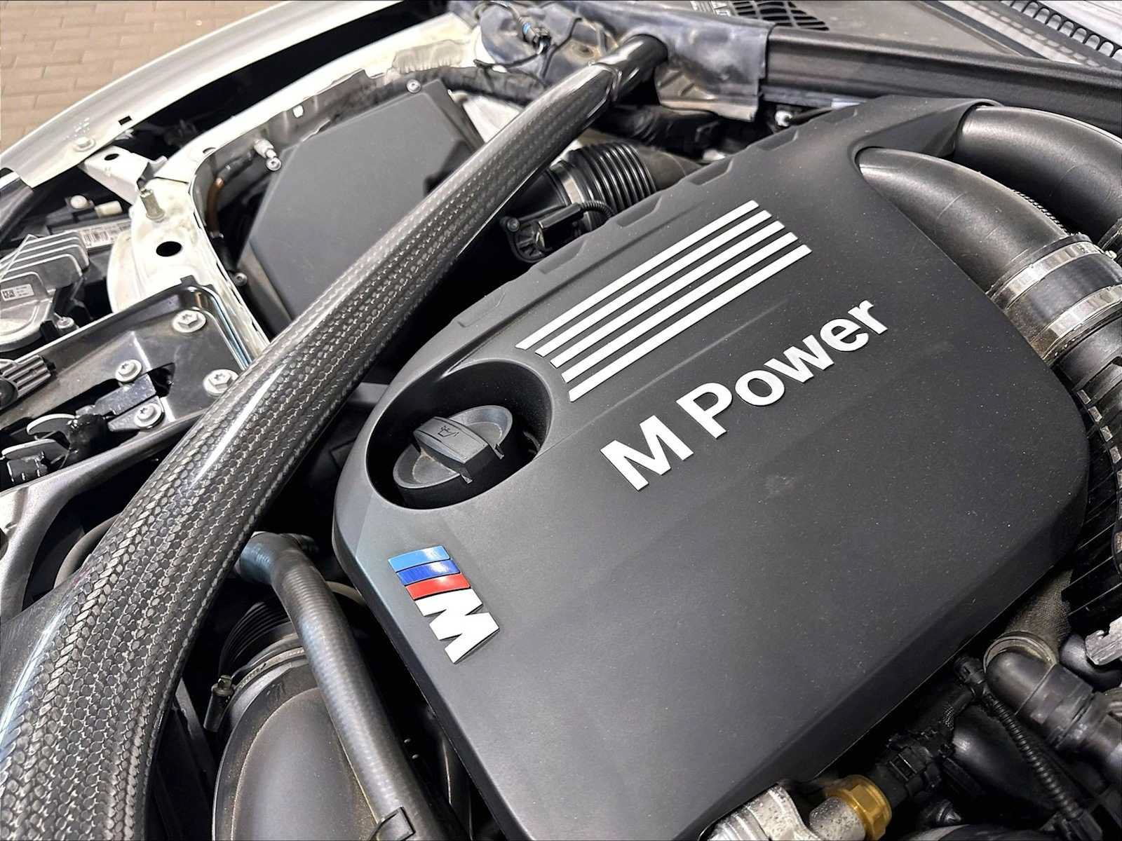 Used 2019 BMW M4 Coupe w/ Executive Package RWD image 37