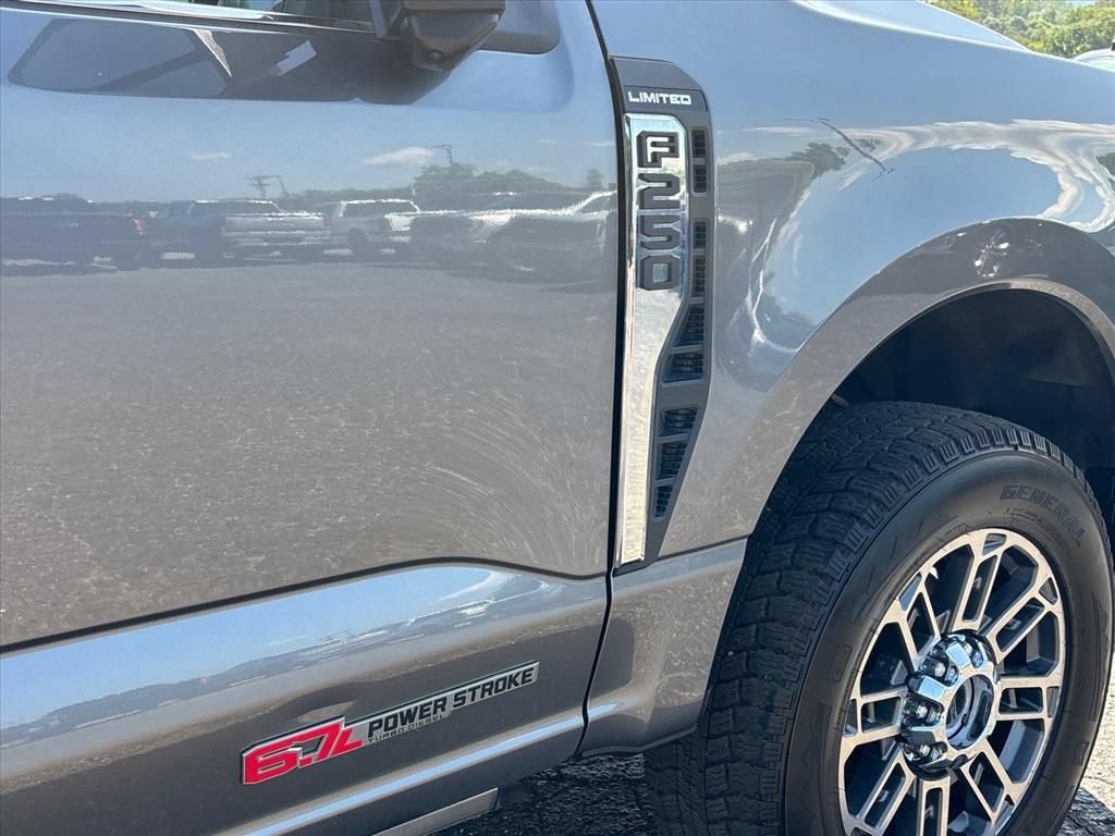 Used 2023 Ford F250 Limited AWD/4WD image 11