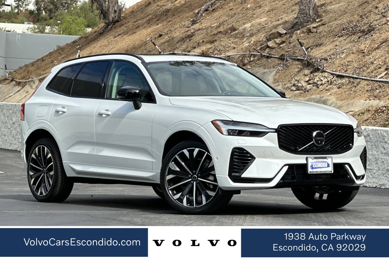 New 2026 Volvo XC60 T8 Ultra w/ Climate Package