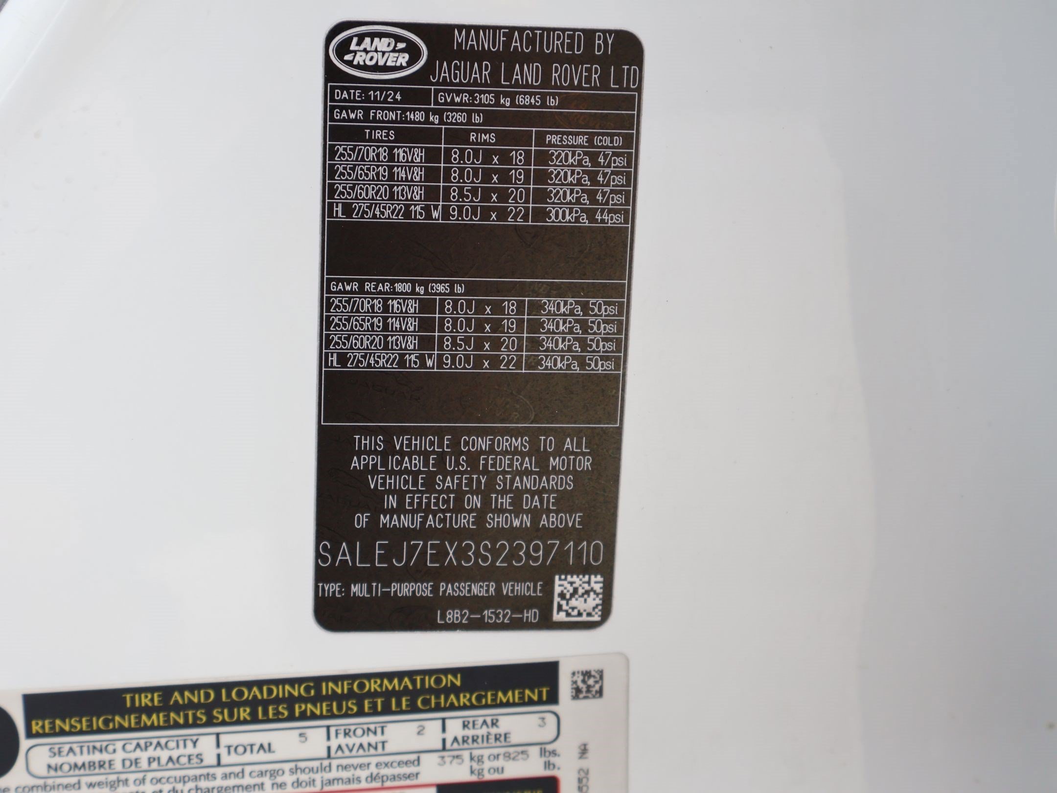 Used 2025 Land Rover Defender 110 S AWD/4WD image 36