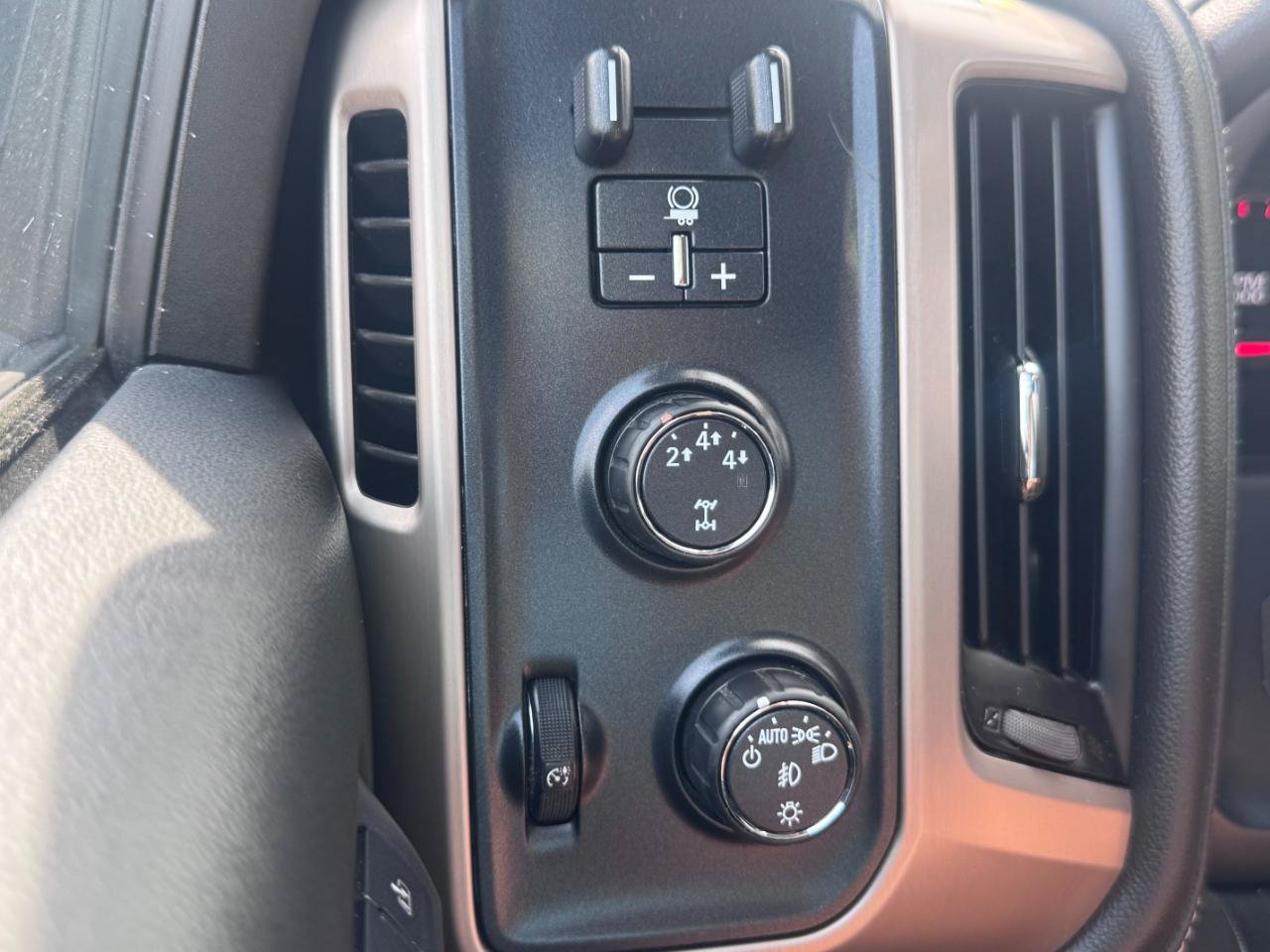 Used 2016 GMC Sierra 3500 Denali w/ Duramax Plus Package AWD/4WD image 14
