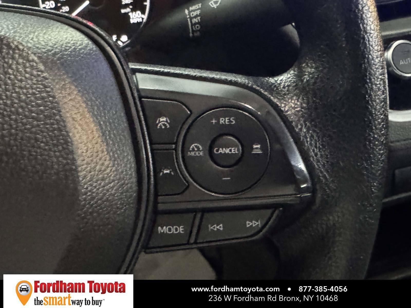 Used 2024 Toyota Corolla Cross AWD Hybrid image 21