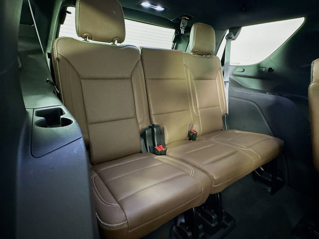 Used 2024 Chevrolet Tahoe High Country RWD image 34