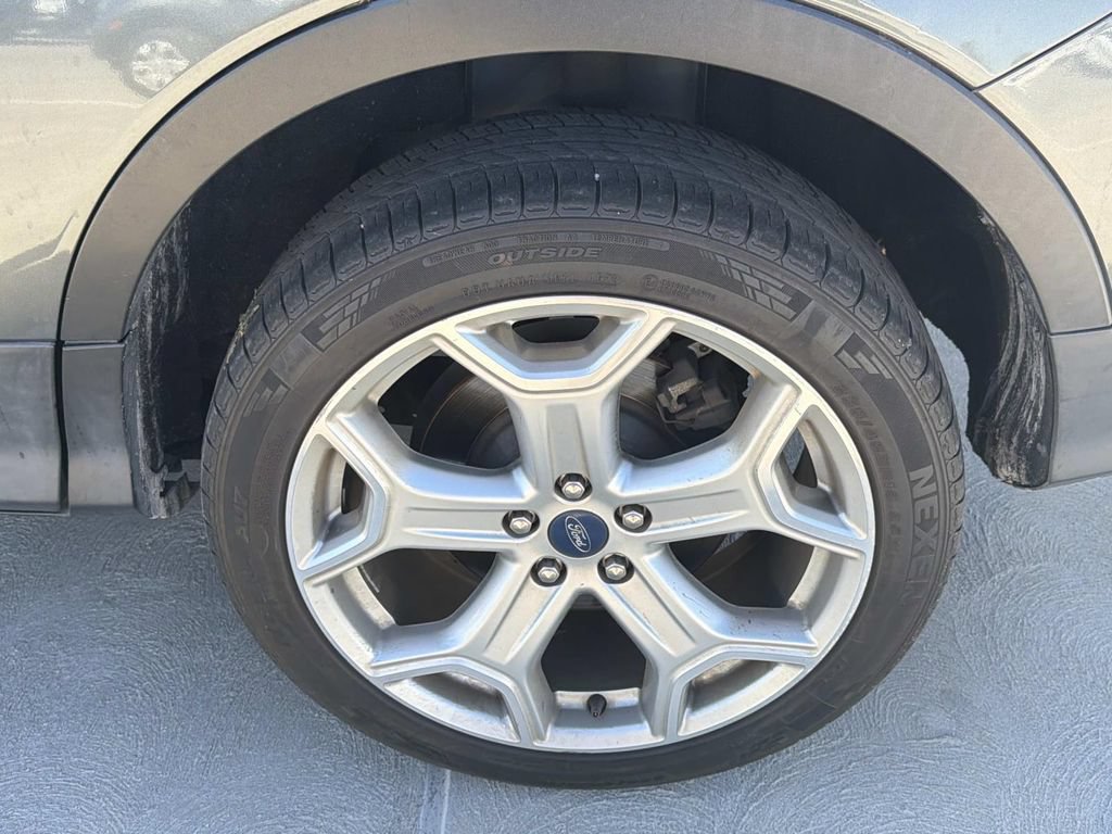Used 2019 Ford Escape Titanium FWD image 7