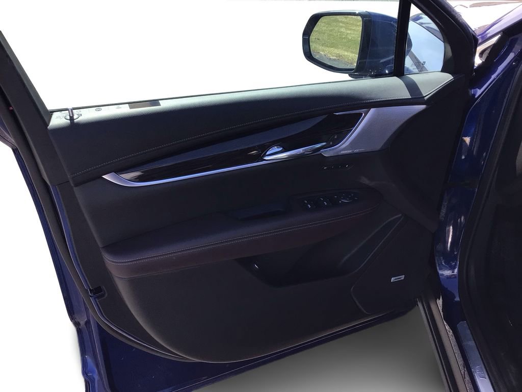 Used 2024 Cadillac XT6 Premium Luxury w/ Technology Package image 20