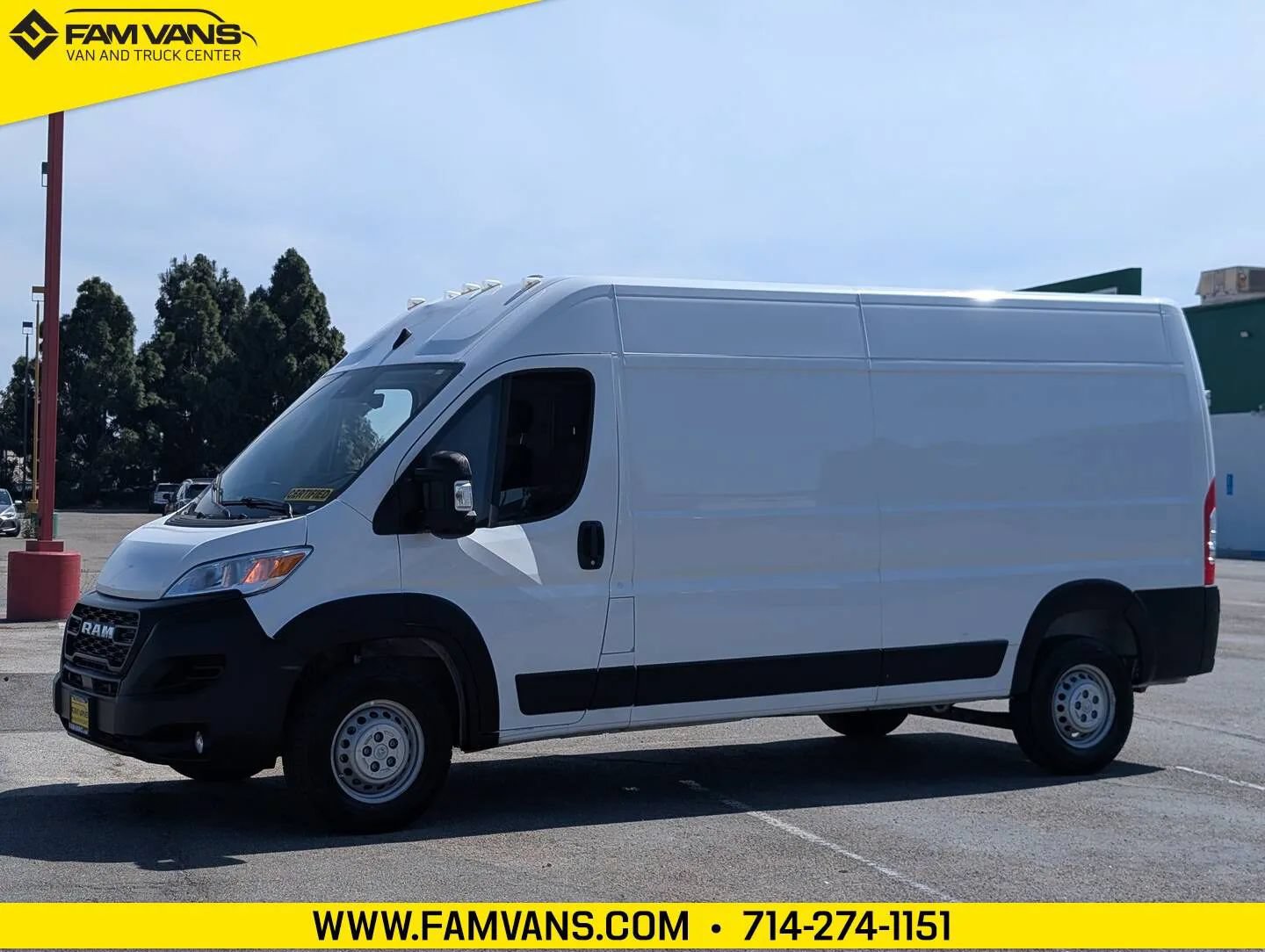 Used 2024 RAM ProMaster 2500 w/ Safety Group FWD image 3
