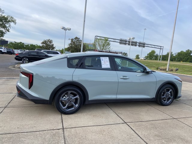 Used 2025 Kia K4 LXS image 12