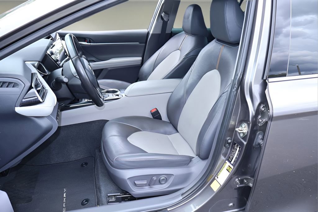 Certified 2020 Toyota Camry XLE FWD image 14