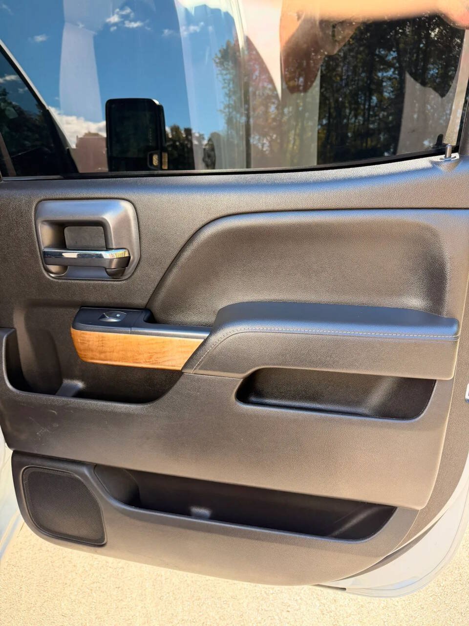 Used 2019 Chevrolet Silverado 2500 LTZ w/ Duramax Plus Package AWD/4WD image 22