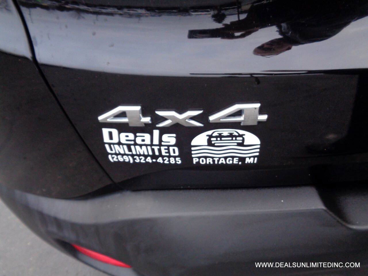 Used 2017 Jeep Renegade Latitude w/ Cold Weather Group image 7