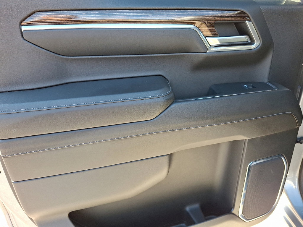 Used 2024 GMC Sierra 1500 Elevation image 19