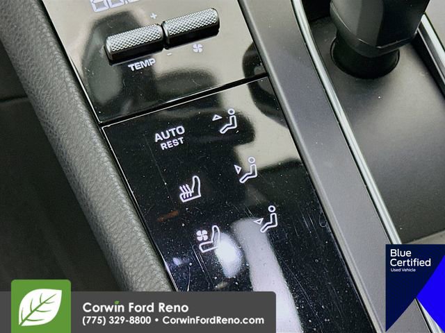 Used 2023 Porsche Macan Turbo image 24