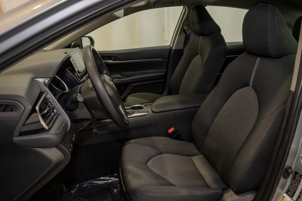 Used 2024 Toyota Camry LE image 9