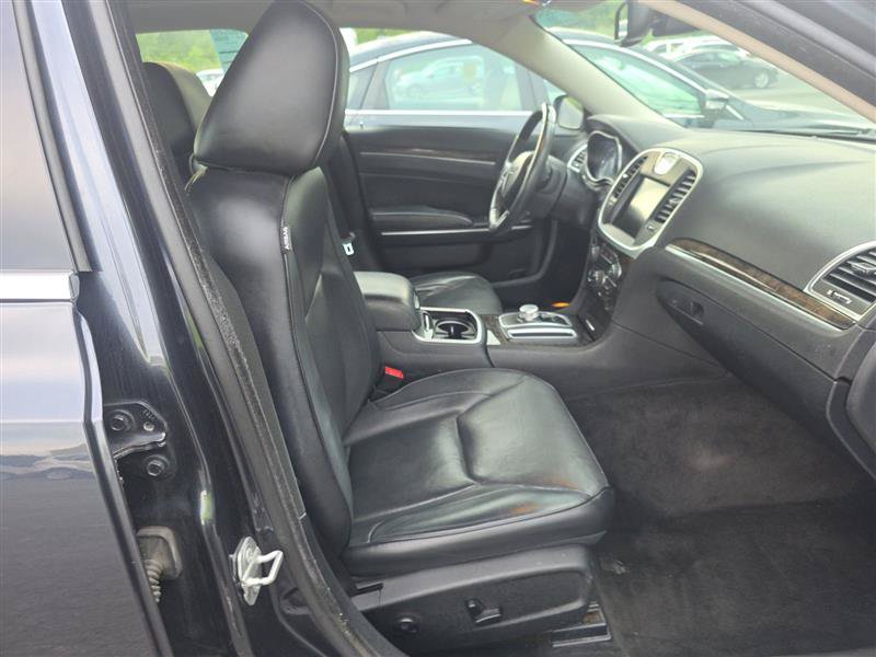 Used 2016 Chrysler 300 C AWD/4WD image 17