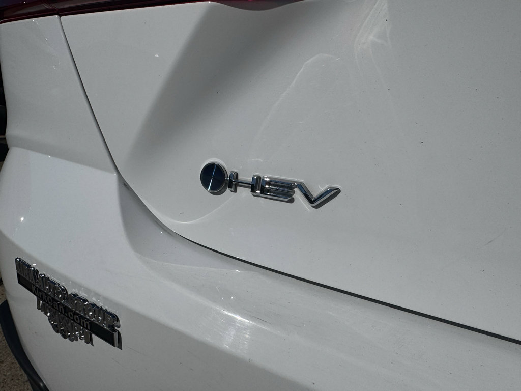 Used 2025 Toyota Camry SE FWD image 11