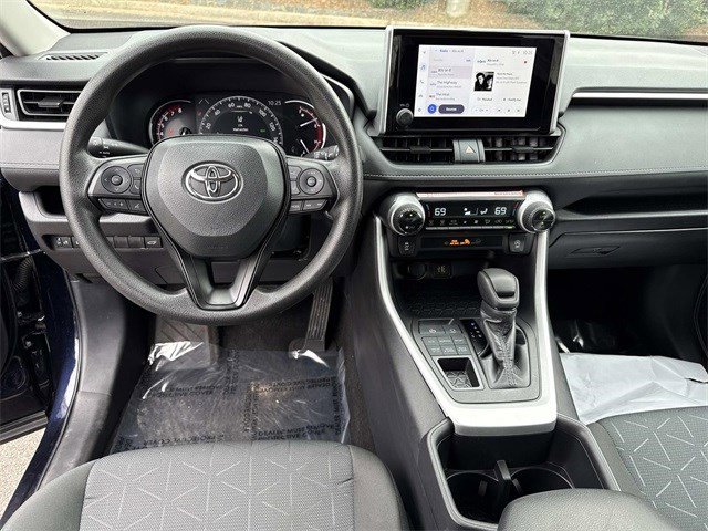 Used 2025 Toyota RAV4 XLE image 18