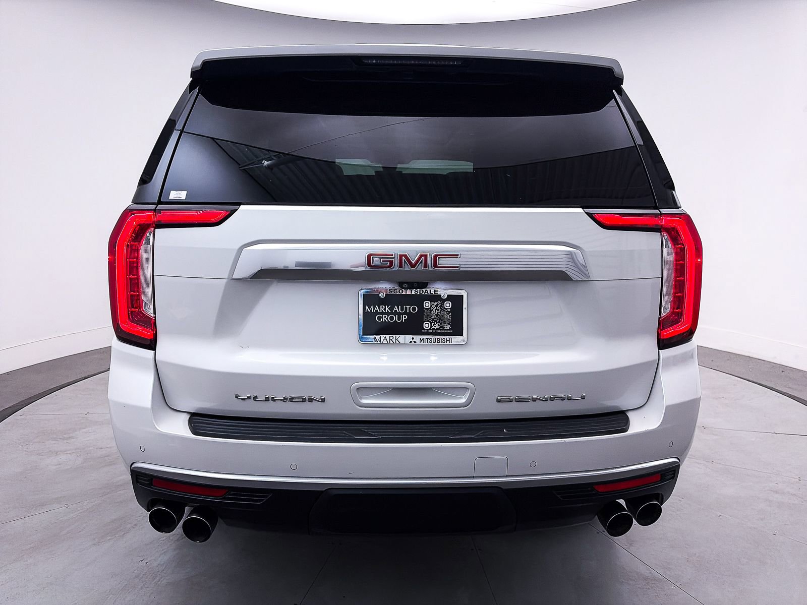 Used 2021 GMC Yukon Denali w/ Denali Premium Package image 18