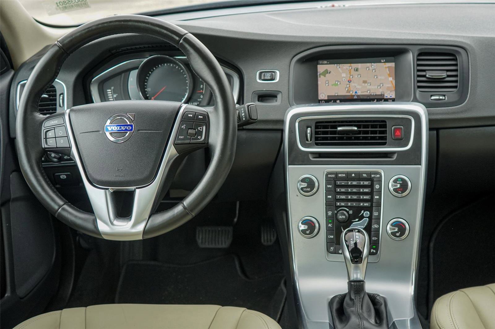 Used 2018 Volvo S60 T5 Dynamic w/ Vision Package image 25