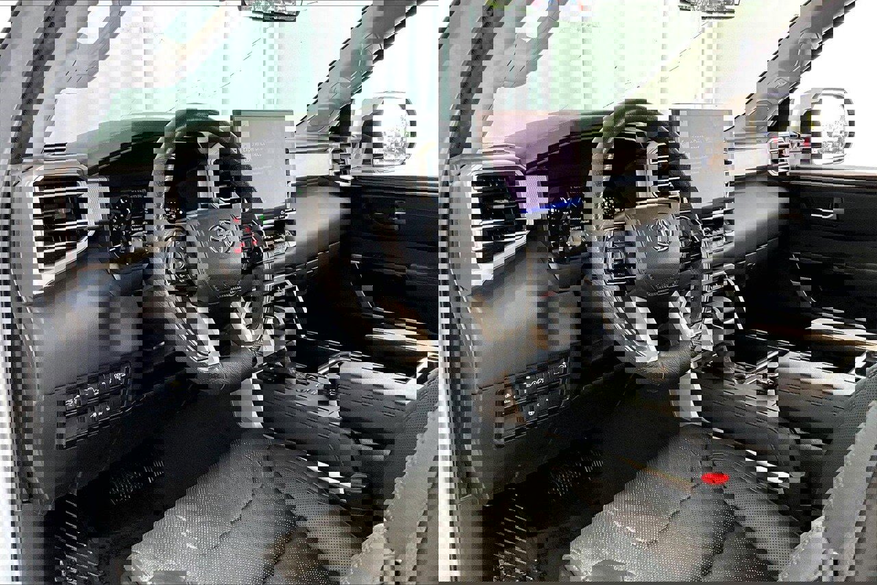 Used 2023 Toyota Tundra Limited image 14