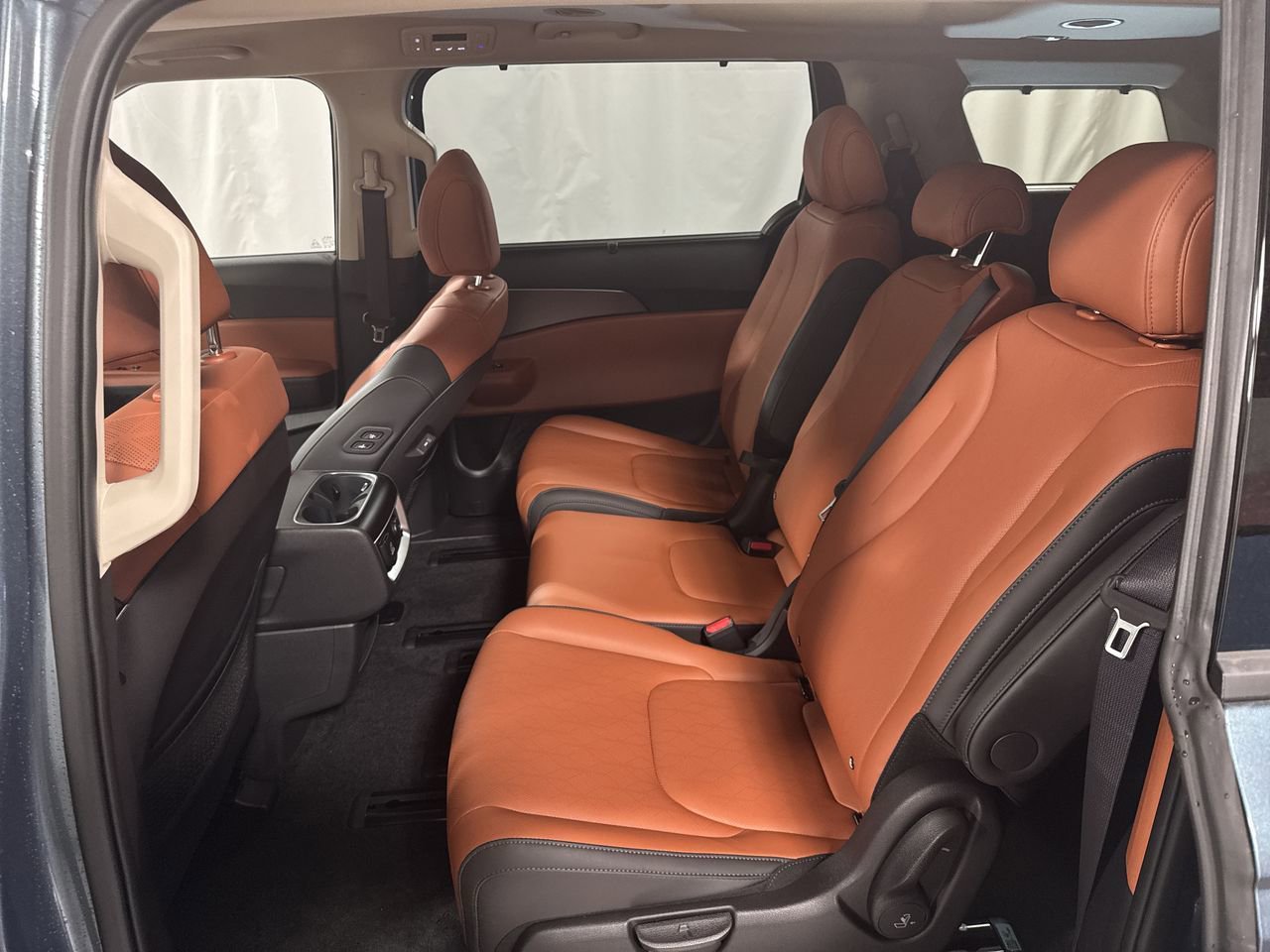 New 2026 Kia Carnival SX w/ SX Dark Edition Package image 28