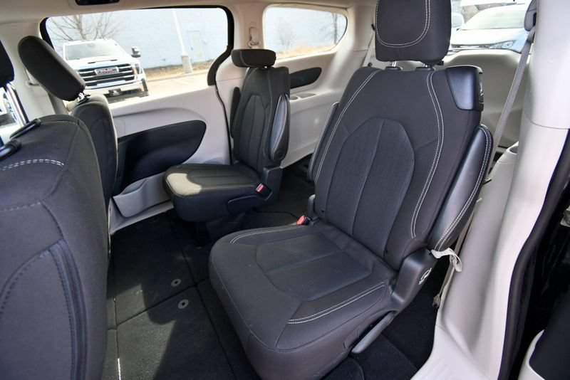 Used 2024 Chrysler Voyager LX FWD image 15