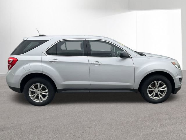 Used 2017 Chevrolet Equinox LS AWD/4WD image 30