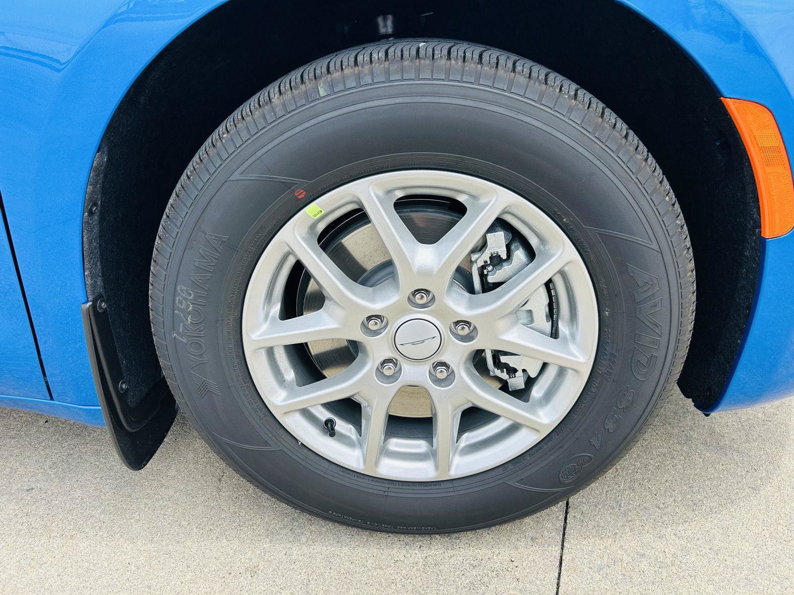 New 2027 Chrysler Pacifica Select FWD image 40