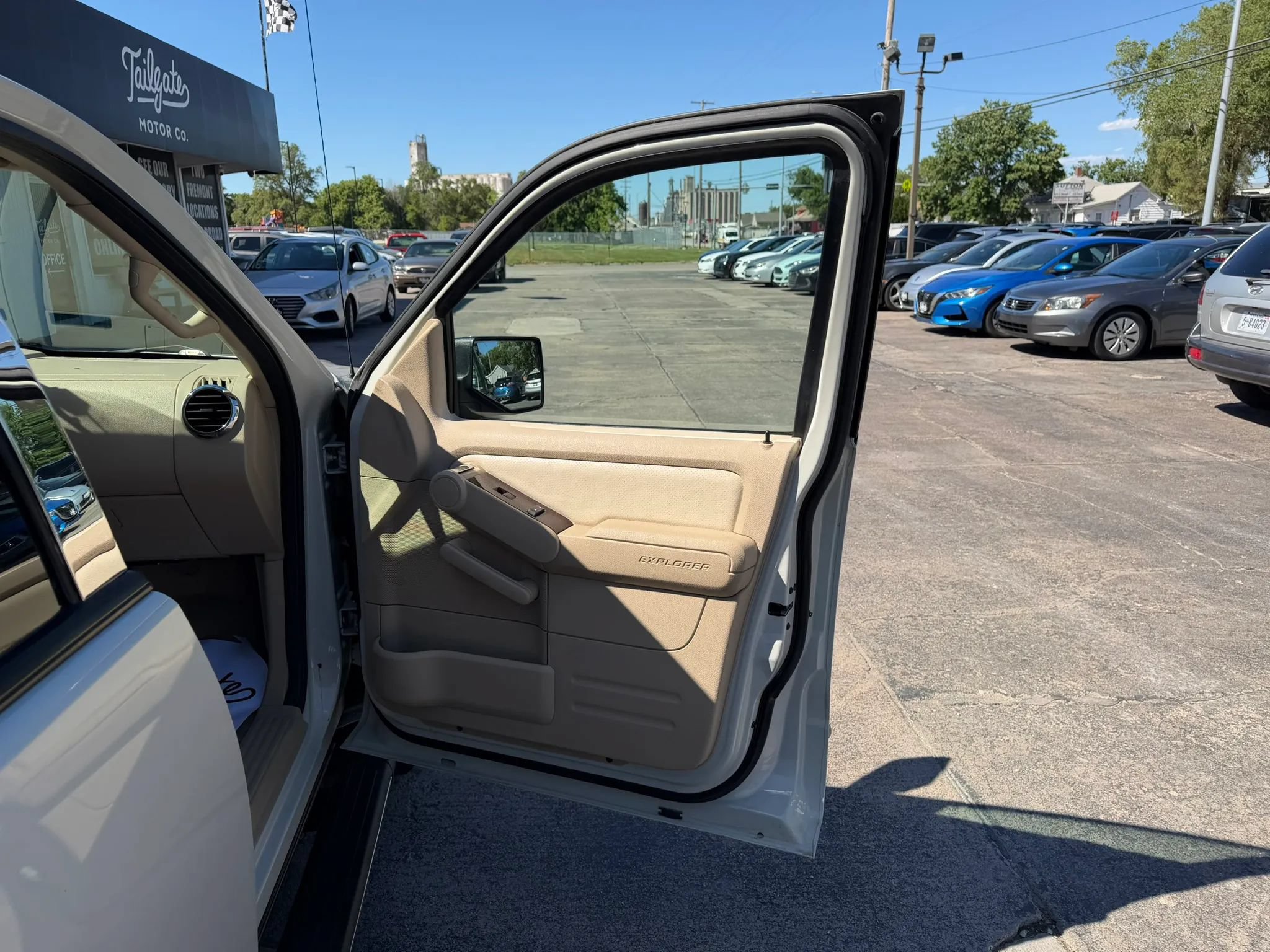 Used 2006 Ford Explorer Limited AWD/4WD image 13