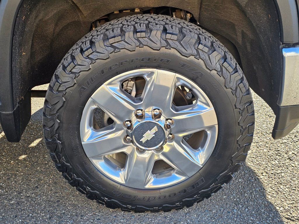 Used 2020 Chevrolet Silverado 2500 LTZ w/ LTZ Premium Package image 32