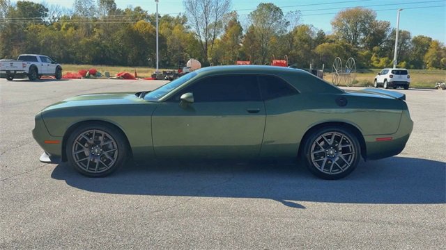 Used 2019 Dodge Challenger R/T w/ Driver Convenience Group image 5