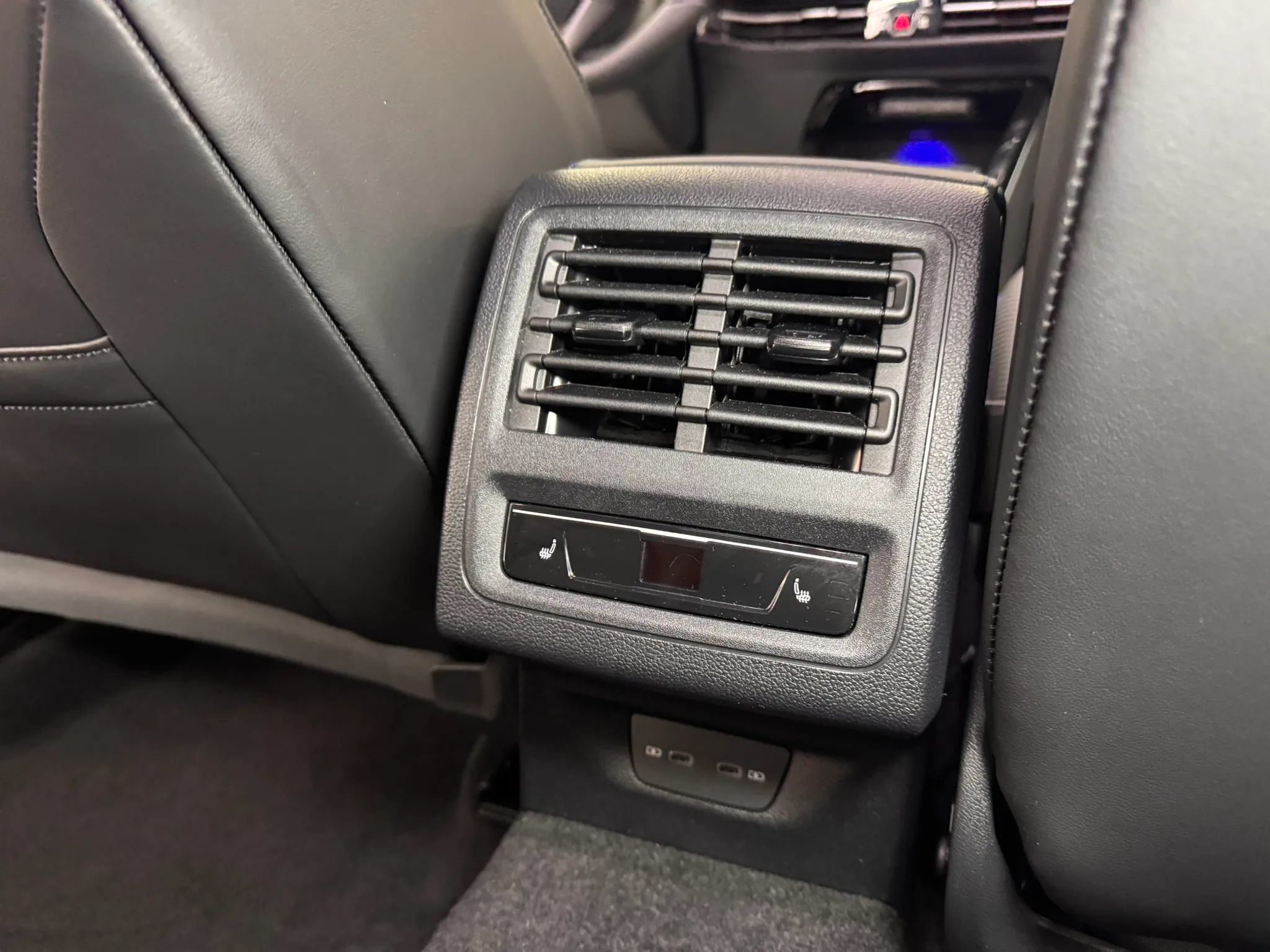 Used 2024 Volkswagen Golf R AWD/4WD image 19
