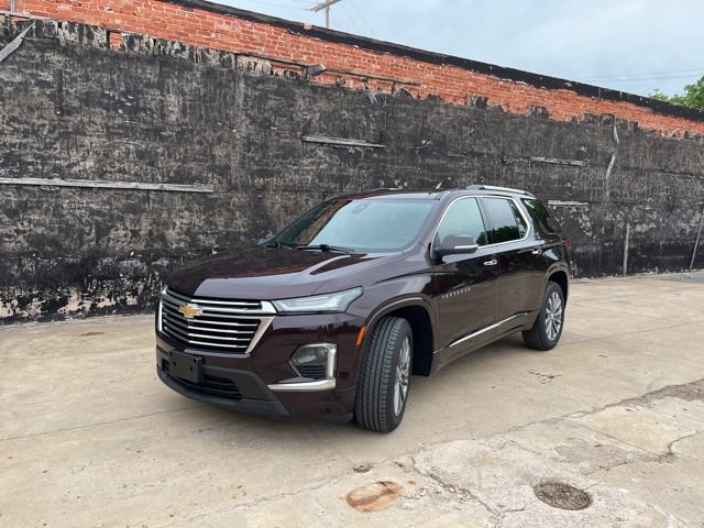 Used 2023 Chevrolet Traverse Premier w/ LPO, Floor Liner Package FWD image 3