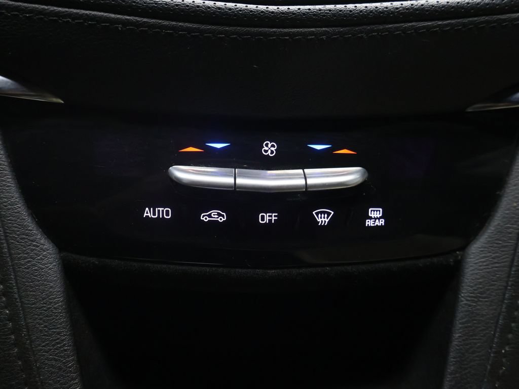 Used 2018 Cadillac XT5 FWD image 24