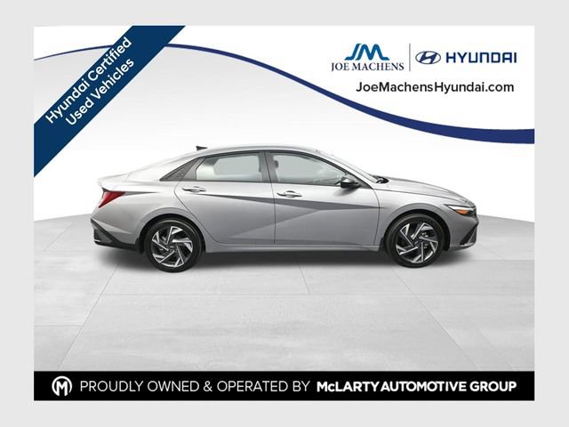 Used 2025 Hyundai Elantra SEL FWD image 1