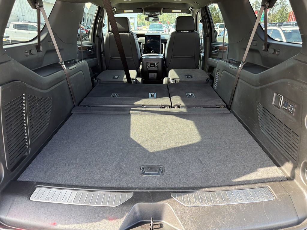 Used 2025 GMC Yukon XL Denali image 35
