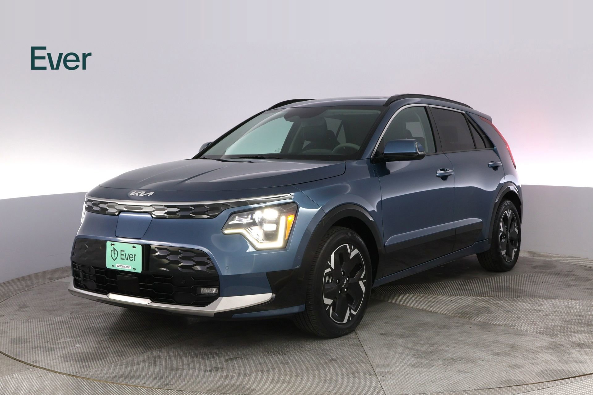 Used 2023 Kia Niro Wave w/ Wave Preserve Package FWD image 2