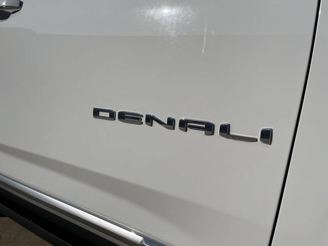 Certified 2022 GMC Yukon Denali w/ Denali Premium Package RWD image 9