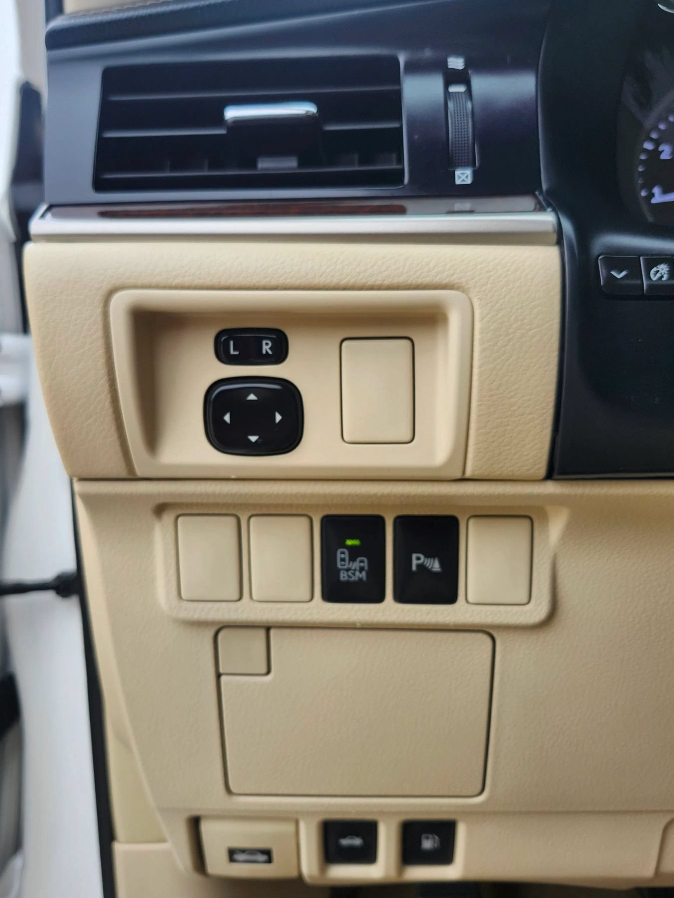 Used 2015 Lexus ES 350 w/ Luxury Package FWD image 20