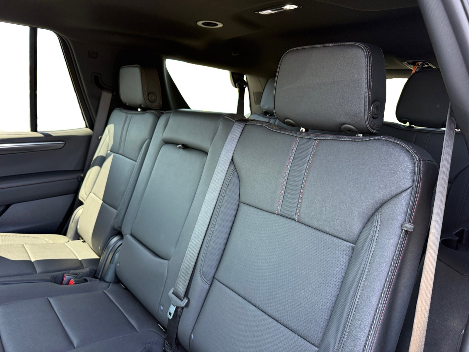 Used 2025 Chevrolet Tahoe RST w/ Comfort Package AWD/4WD image 15