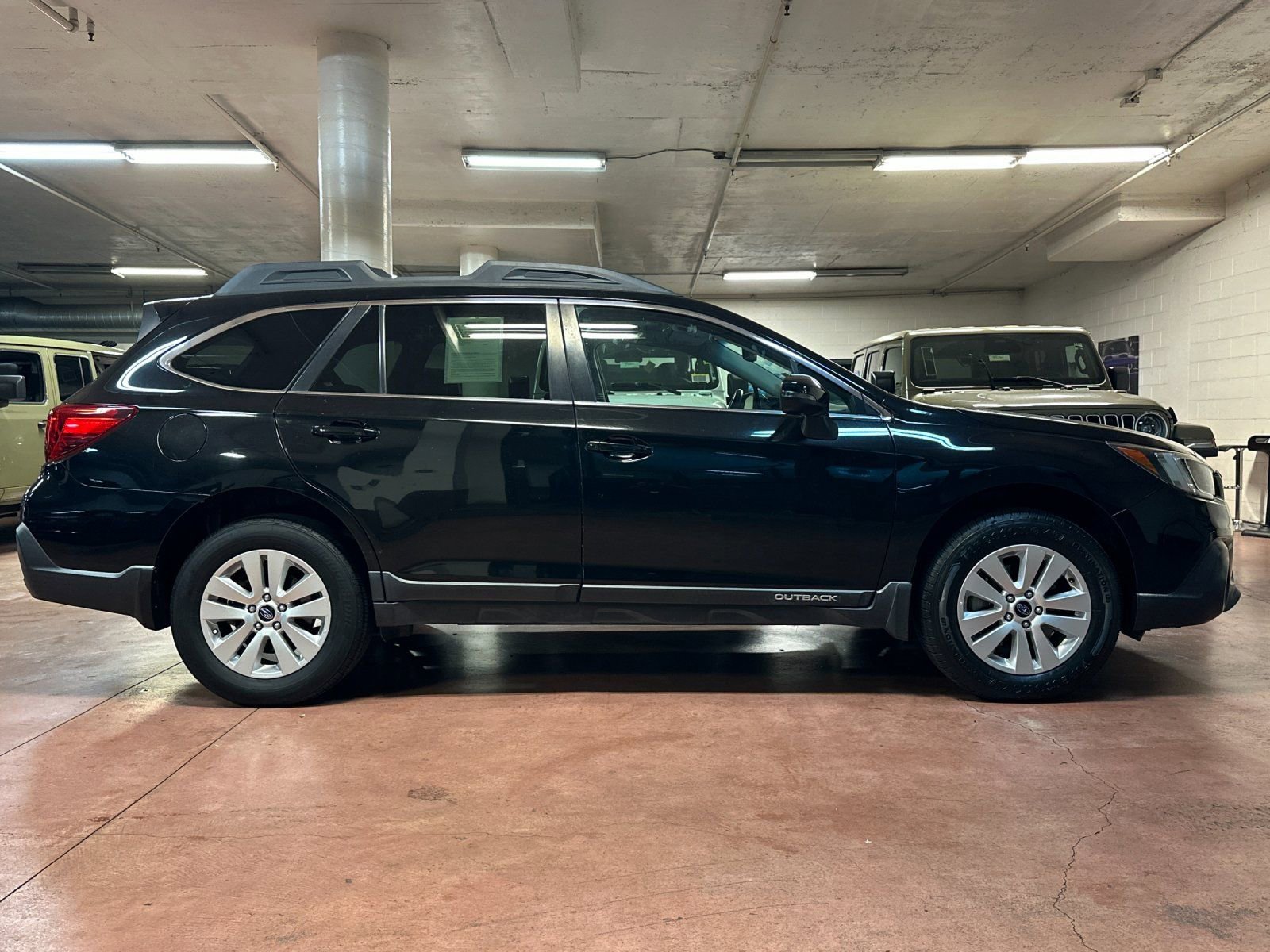 Used 2018 Subaru Outback 2.5i Premium image 6