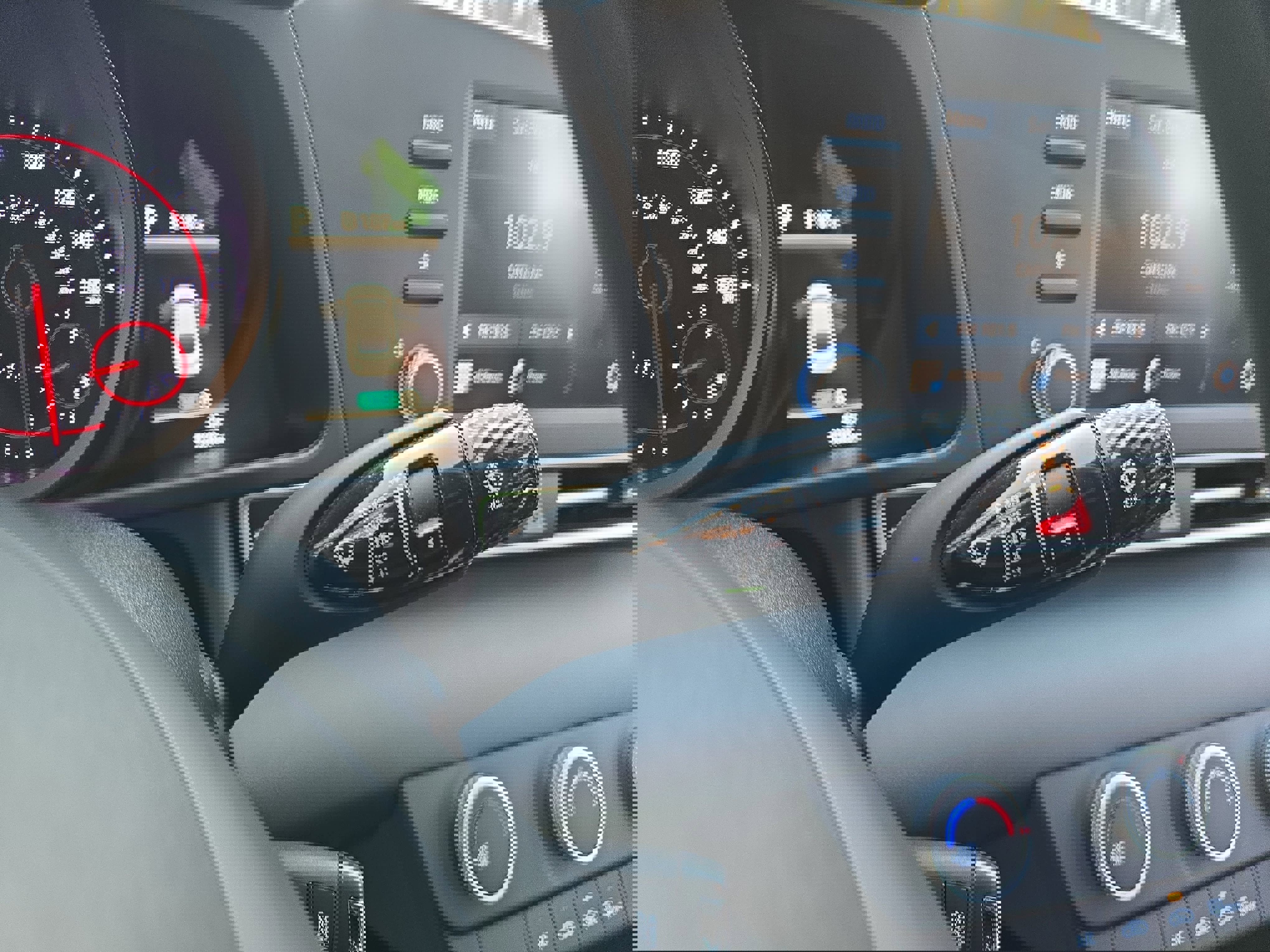 Used 2023 Hyundai Elantra SE image 24