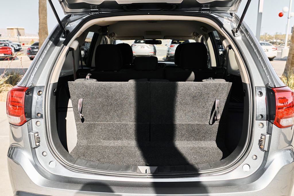 Used 2016 Mitsubishi Outlander SE AWD/4WD image 8