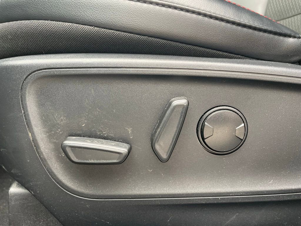 Used 2025 Ford Escape ST-Line FWD image 11