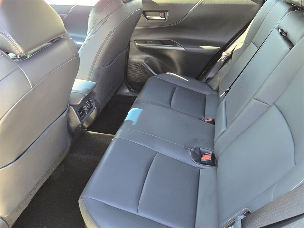 Used 2024 Toyota Venza XLE image 12