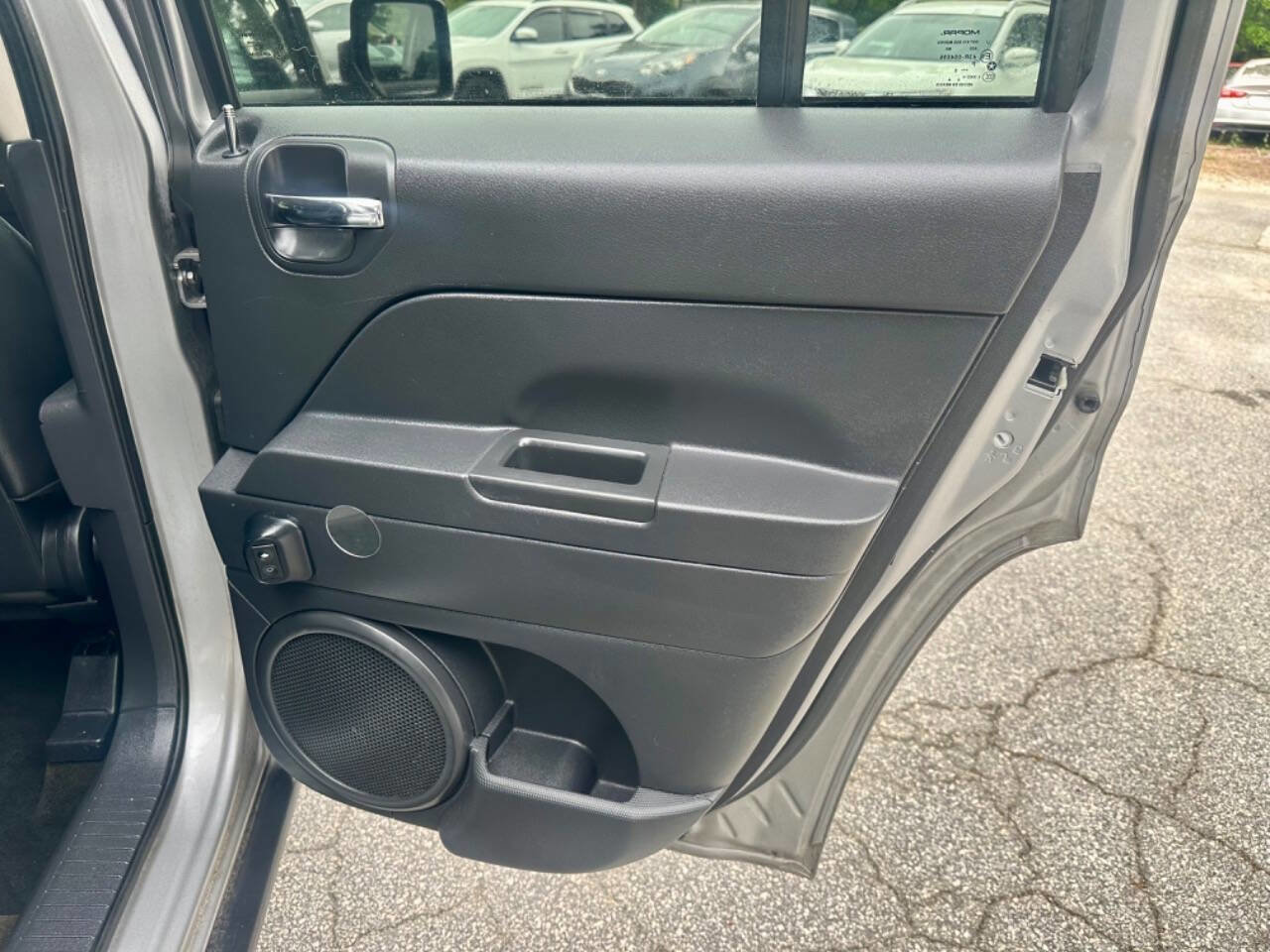 Used 2016 Jeep Patriot Sport FWD image 15